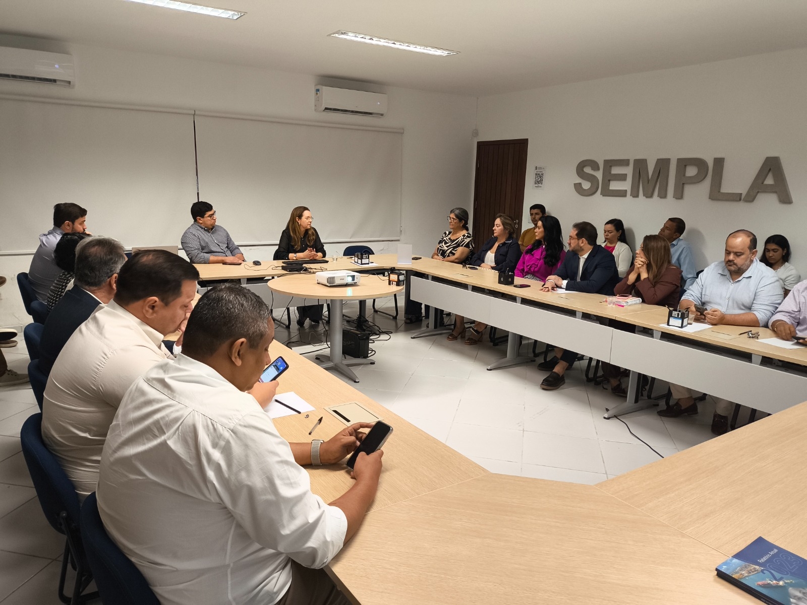 Prefeitura do Natal lança curso de pilotagem segura para motociclistas durante Câmara Temática