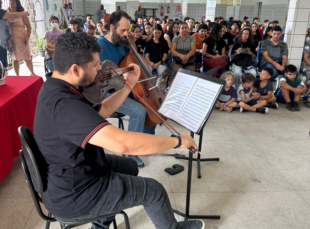 Escola M. Prof. Zuza vai oferecer aulas de violino em parceria com a EMUFRN