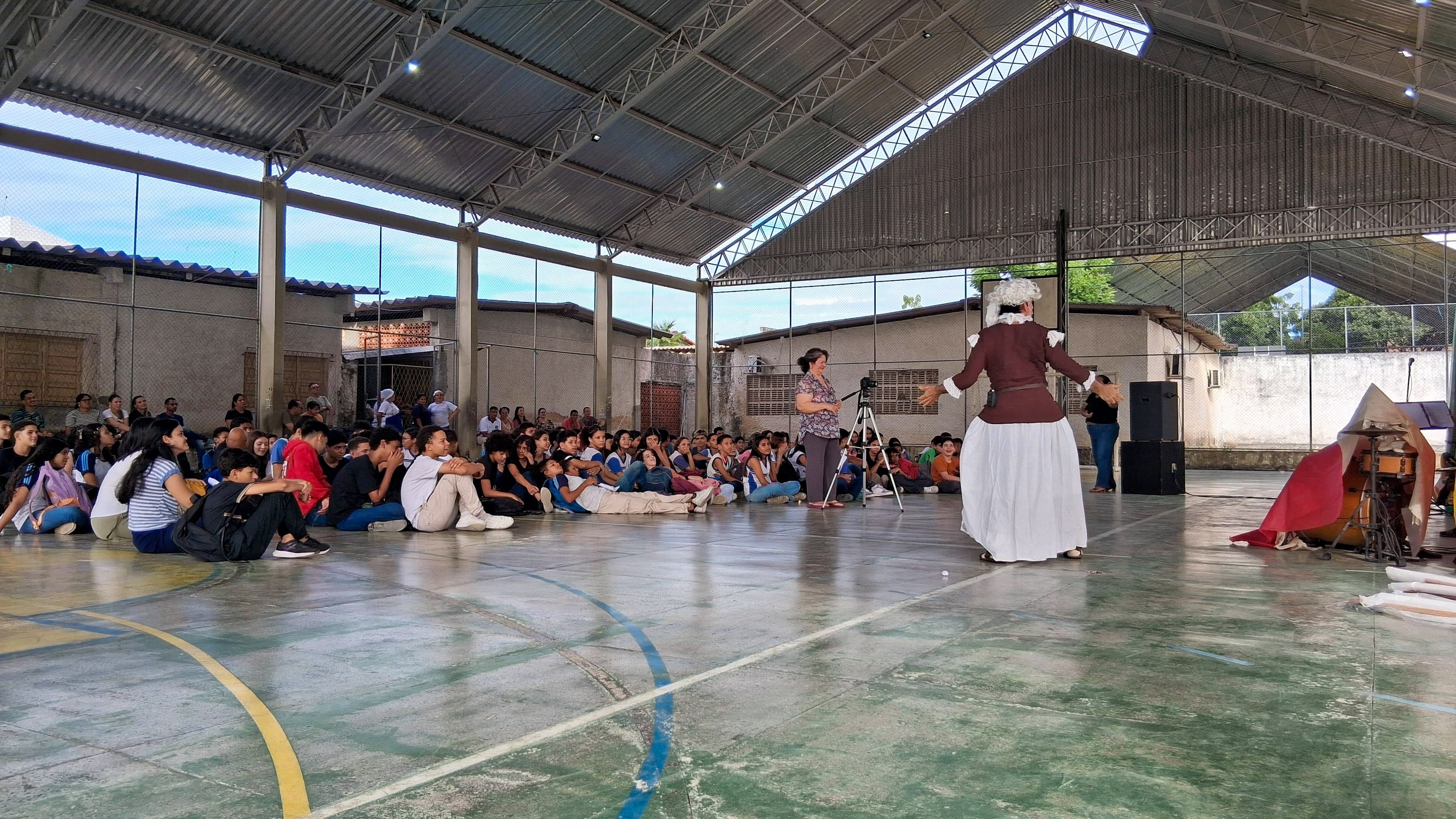 Espetáculo “Natal em Versos” leva história às Escolas Municipais de Natal