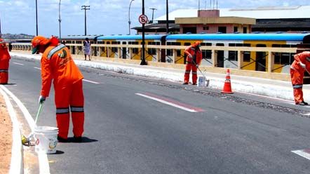 Urbana intensifica limpeza na Avenida do Contorno 