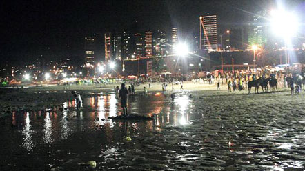Natalenses e turistas lotam as praias a espera de 2010