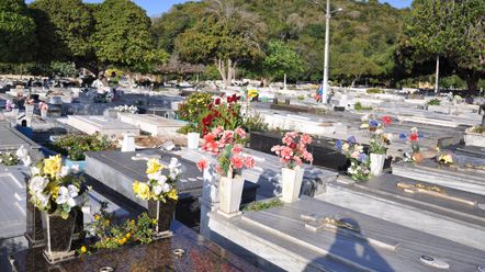  Prefeitura reforma cemit&eacute;rios e oferece estrutura de apoio para o dia de finados