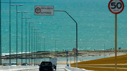 N&uacute;mero de infra&ccedil;&otilde;es na Ponte Newton Navarro diminuiu ap&oacute;s monitoramento da Prefeitura