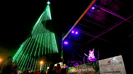 Cantos de Natal segue programa&ccedil;&atilde;o nas Pra&ccedil;as das &Aacute;rvores