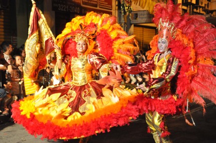 Escolas do Grupo A levantam o p&uacute;blico no &uacute;ltimo dia de desfile
