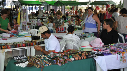 Artes&atilde;os ganham Feira da &Aacute;rvore permanente