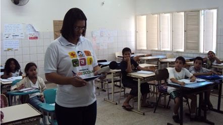 Caravana da Sa&uacute;de mede n&iacute;vel de ru&iacute;do em escolas