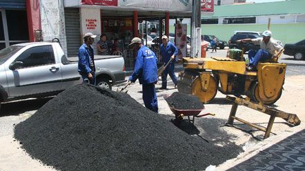 Programa de recupera&ccedil;&atilde;o de vias chega ao centro da cidade