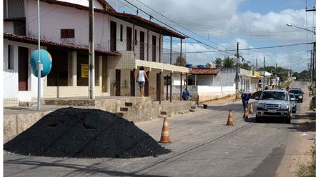 Semopi recupera pavimenta&ccedil;&atilde;o desgastada em diferentes bairros da capital 
