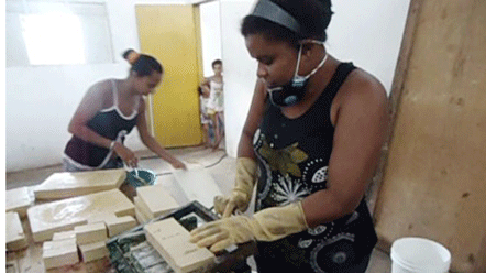  Iniciativa de reuso do &oacute;leo recebe pr&ecirc;mio Anu Dourado 2012 