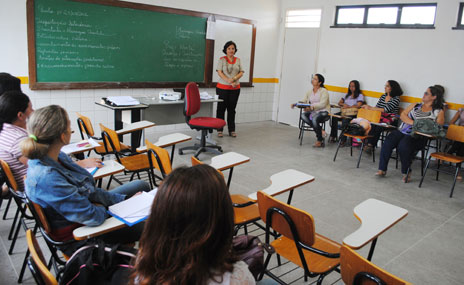 SME promove o curso &quot;Di&aacute;logos entre Educa&ccedil;&atilde;o e Cuidados&quot;