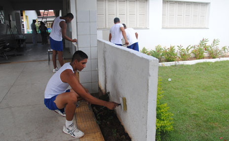 Marinha do Brasil inicia servi&ccedil;os de reparos nas escolas municipais